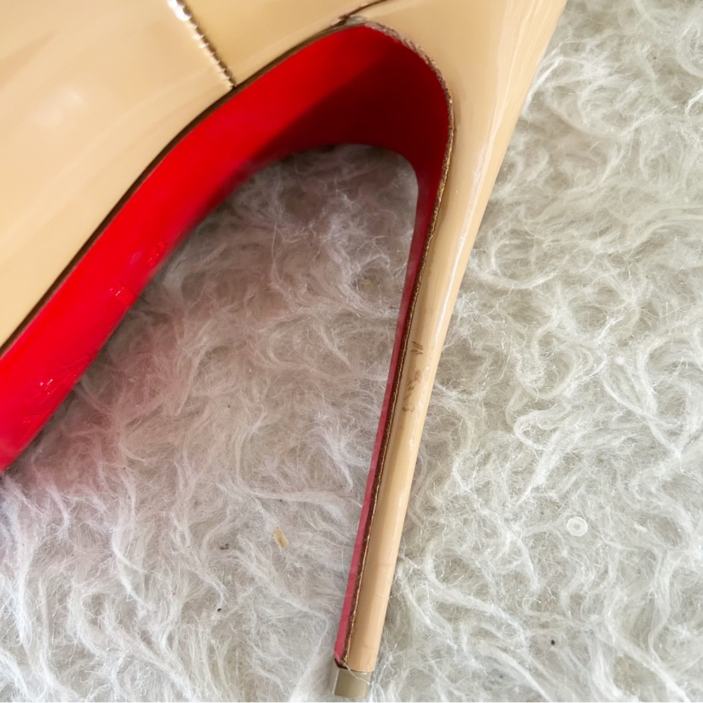 Christian Louboutin So Kate Tan Nude Patent Leather Pointed Toe Heels Size EU 39 - Picture 11 of 13